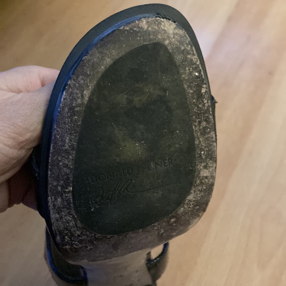 Size 8 Donald J Pliner black stilettos - Picture 7 of 9